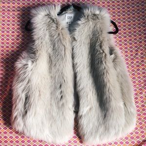 Gap Women’s Faux Fur Vest